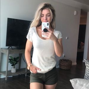 Express T-shirt with sequin shoulders